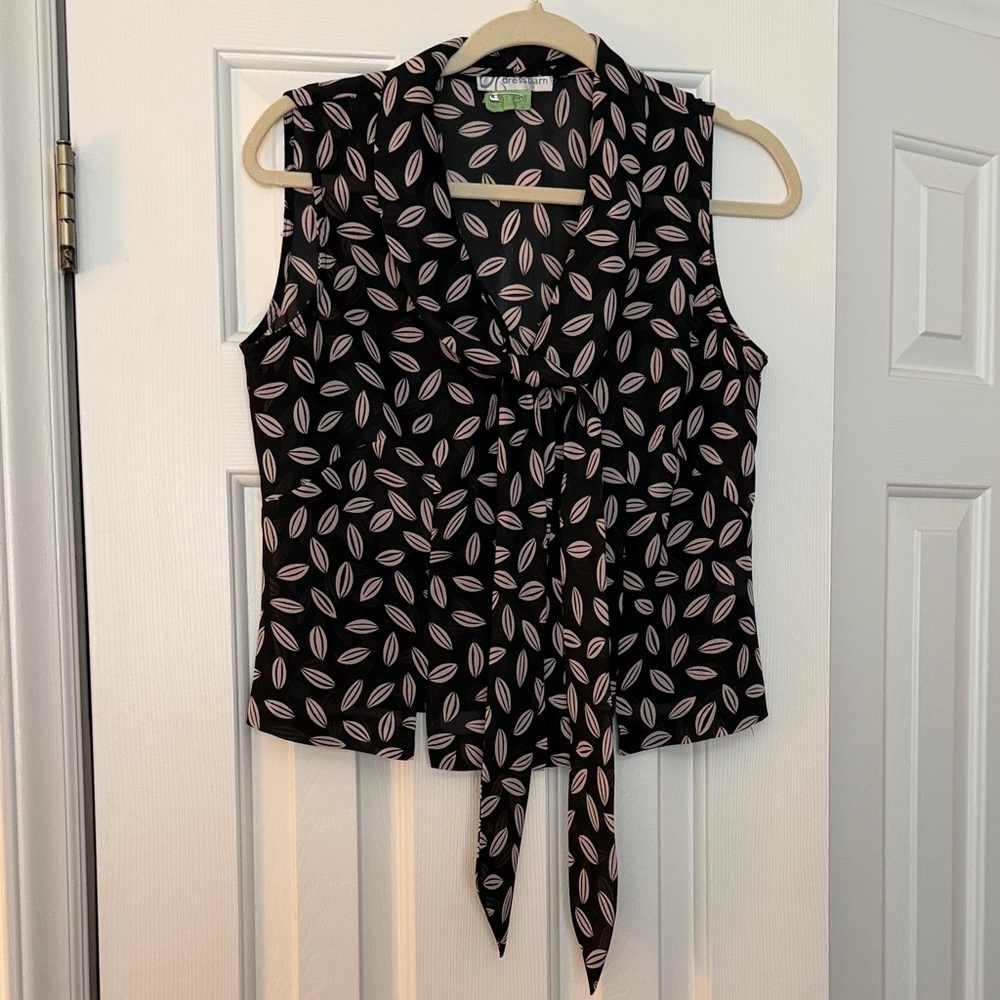 Black Sleeveless Tie-Front Camisole with Pink Leaf Print